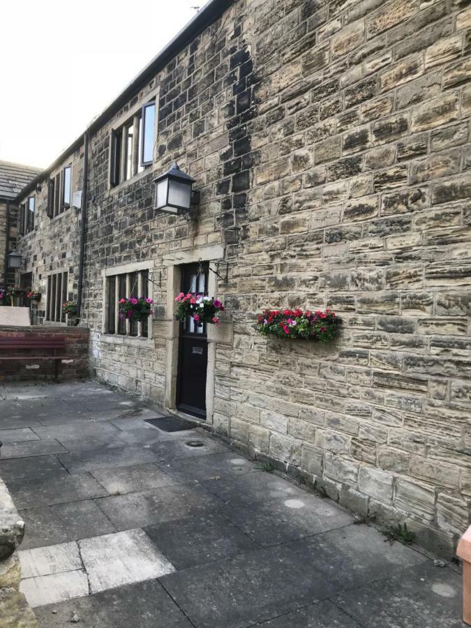 The Cottage, Cosy 2 Bedroom Pet Friendly Perfect For Contractors Free Secure Parking,Cctv Leeds  Exterior photo