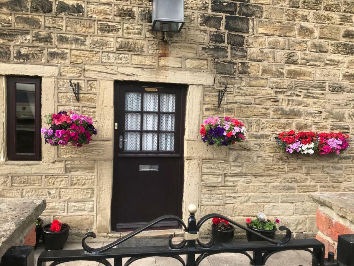 The Cottage, Cosy 2 Bedroom Pet Friendly Perfect For Contractors Free Secure Parking,Cctv Leeds  Exterior photo